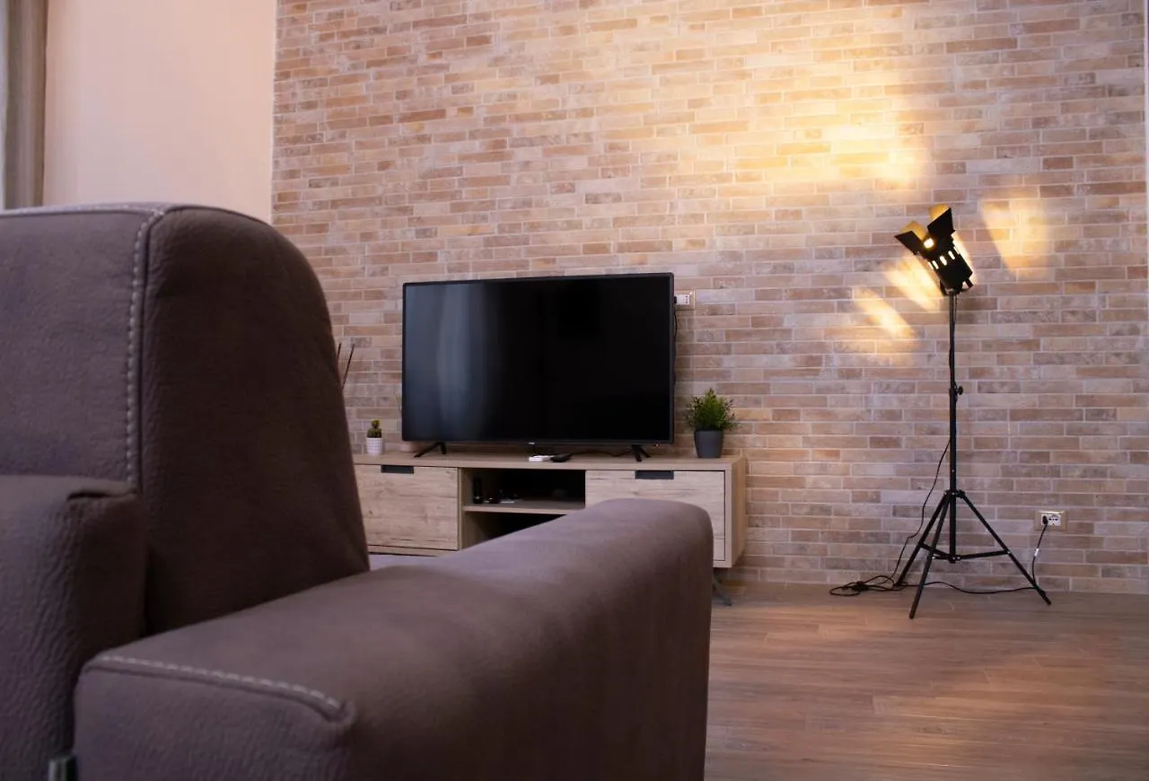 Dionisea Apartment Syracuse