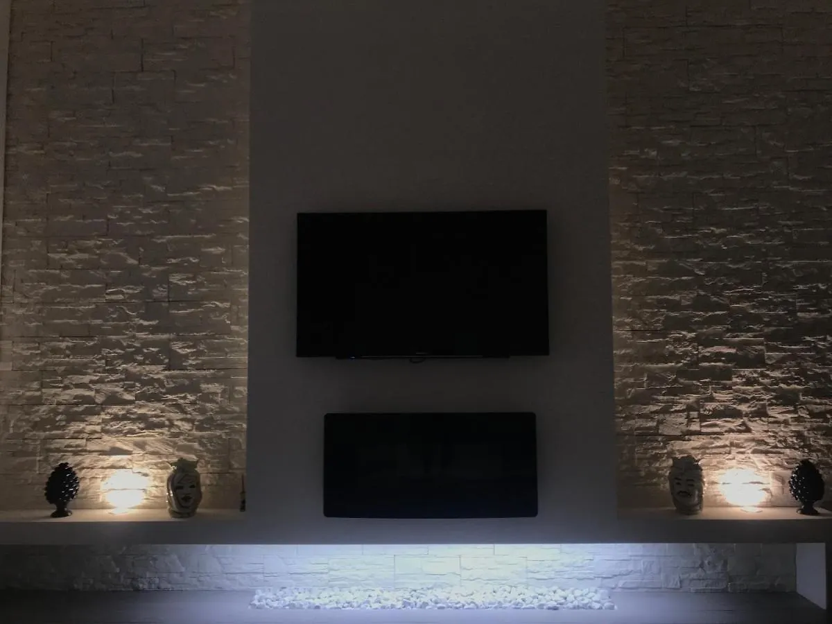 Dionisea Apartment Syracuse